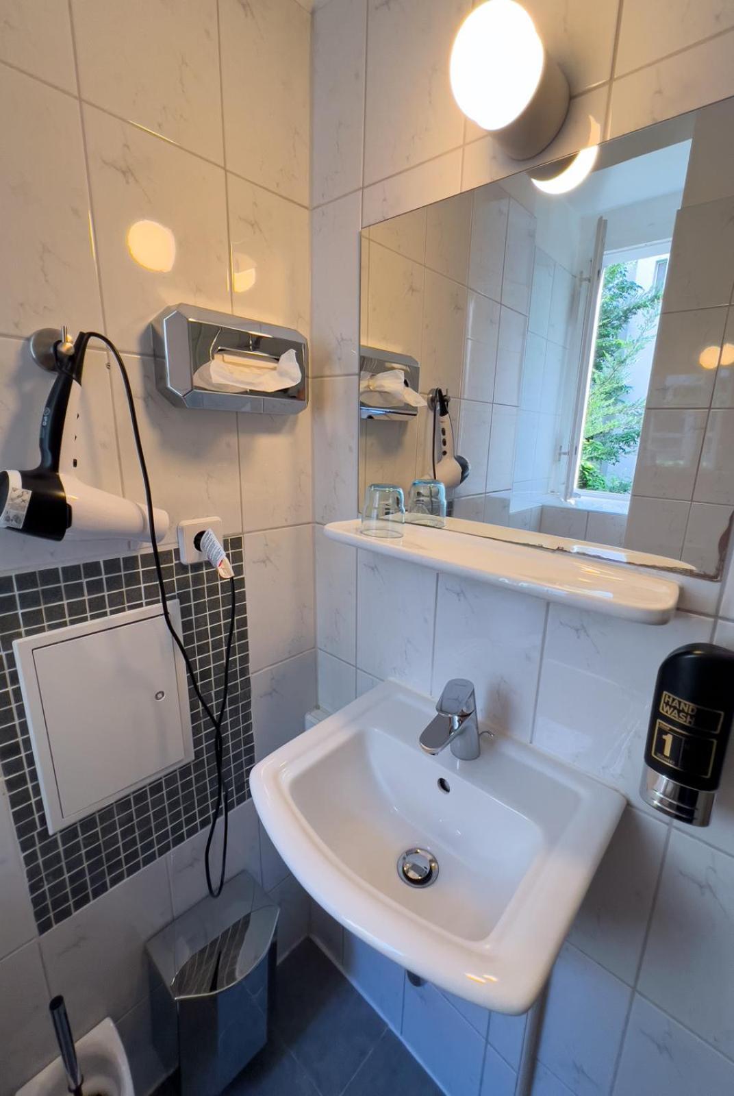 Hotel-Maison Am Olivaer Platz Berlin Luaran gambar